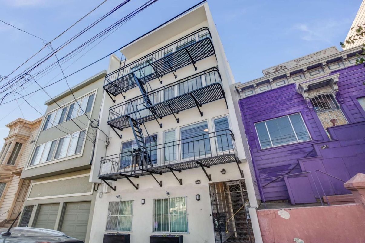 Exterior, Facade, Rowhouse