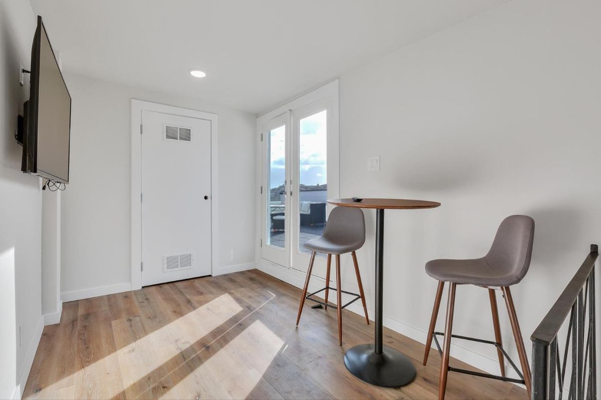 Interior, Recessed Lighting, Water, Wood Texture Flooring