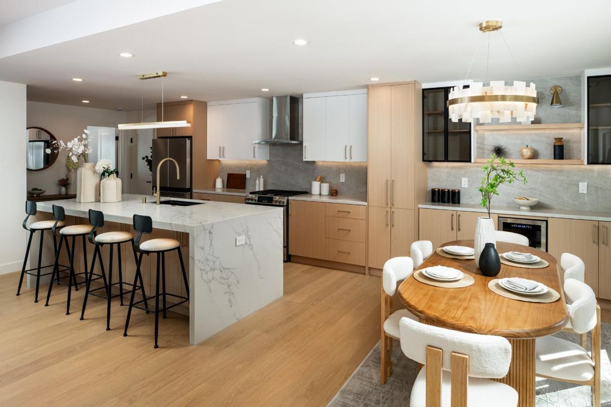 Dining room, Interior, Kitchen, Pendant Lights, Recessed Lighting, Stainless Steel Appliances, Wood Texture Flooring