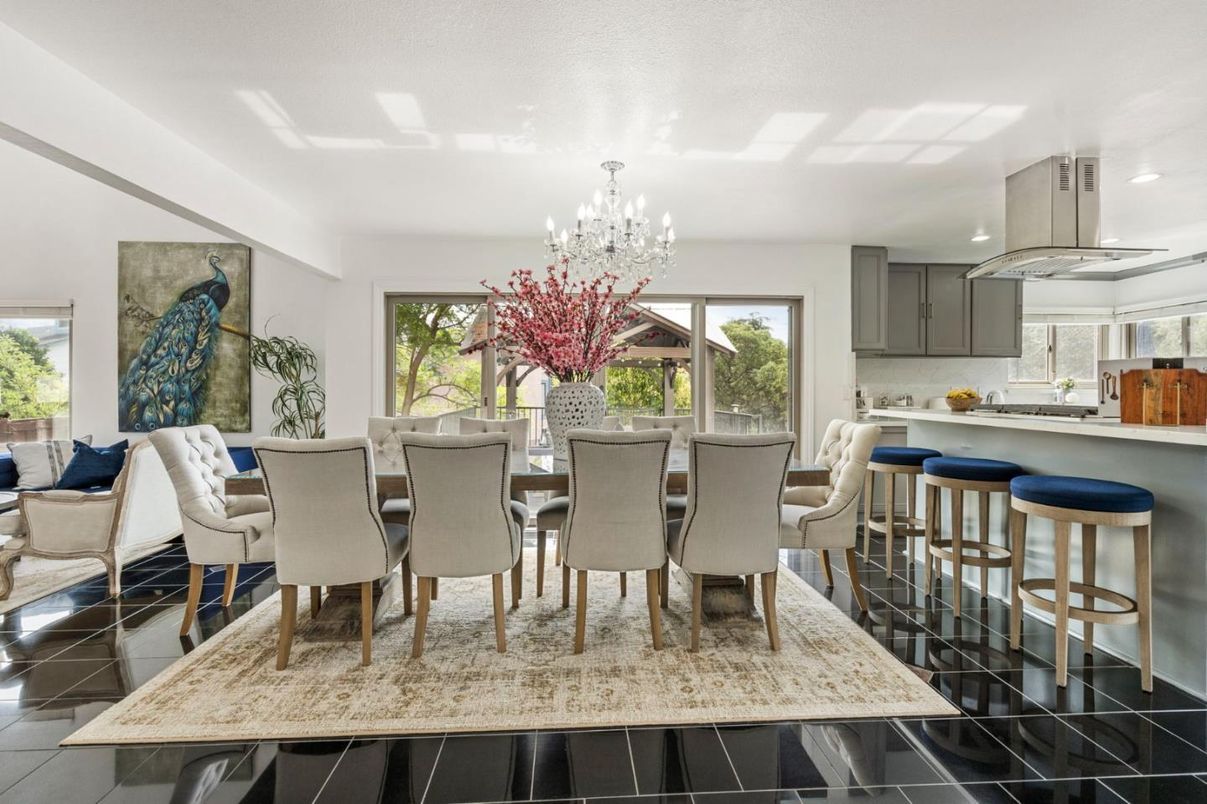 Chandelier, Dining room, Interior, Kitchen, Recessed Lighting
