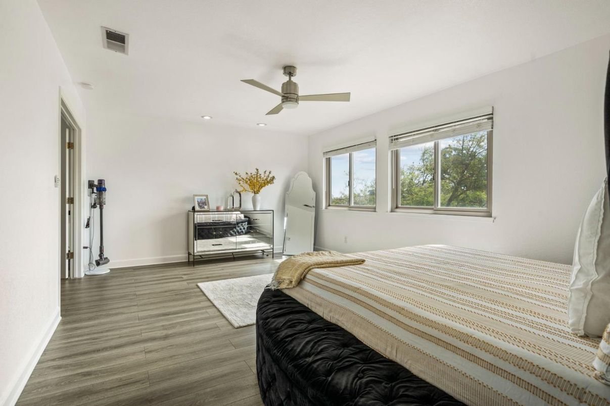 Bedroom, Interior, Recessed Lighting, Wood Texture Flooring