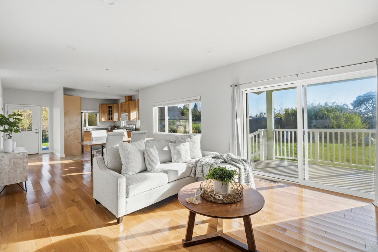 Dining room, Interior, Kitchen, Living room, Recessed Lighting, Wood Texture Flooring