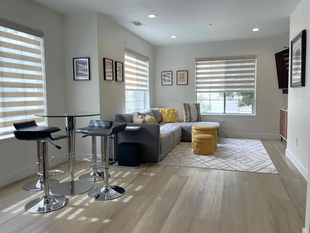 Interior, Living room, Recessed Lighting, Wood Texture Flooring