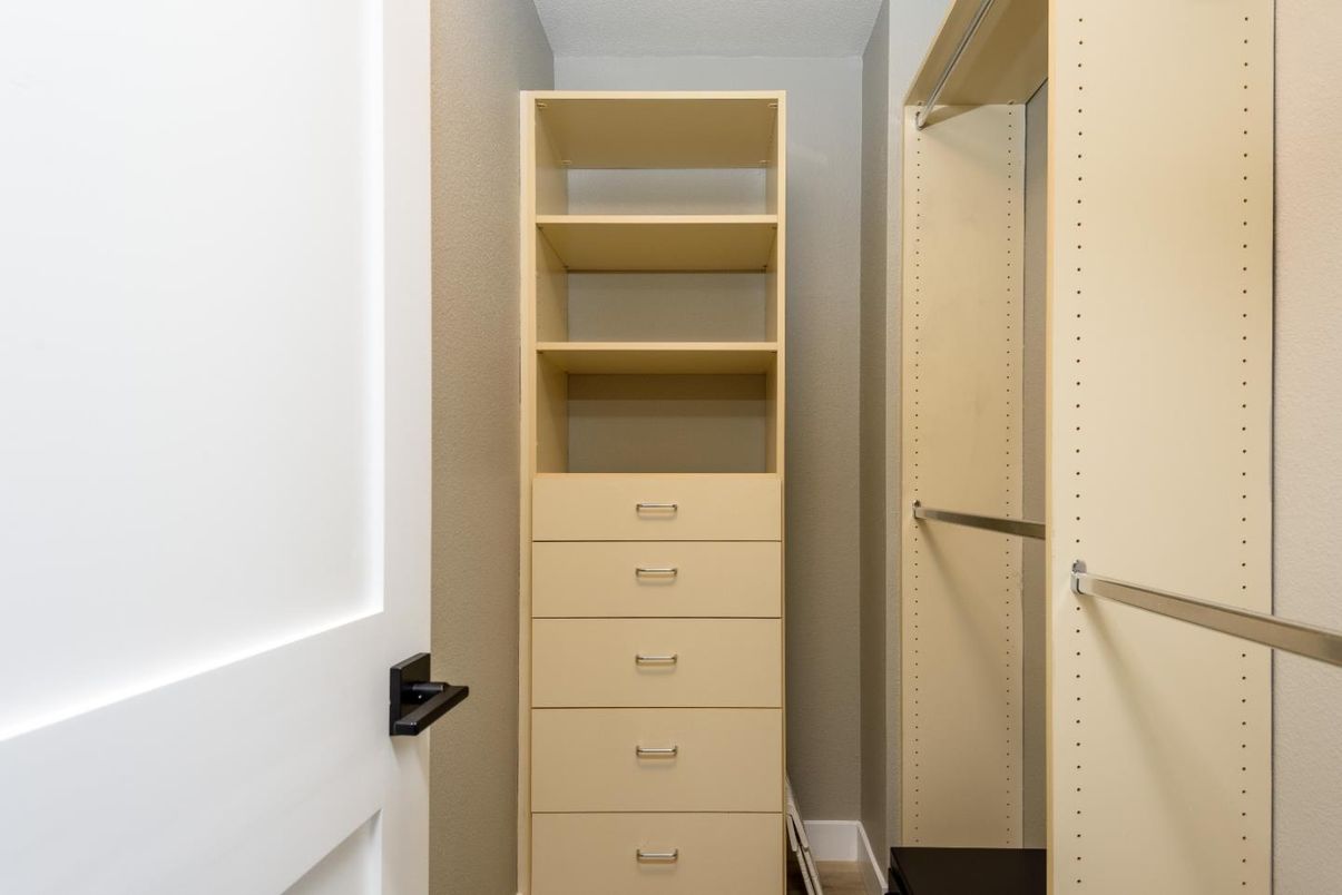 Interior, Walk-in Closets