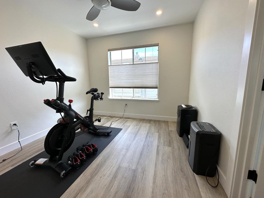 Fitness Equipment, Interior, Recessed Lighting, Wood Texture Flooring