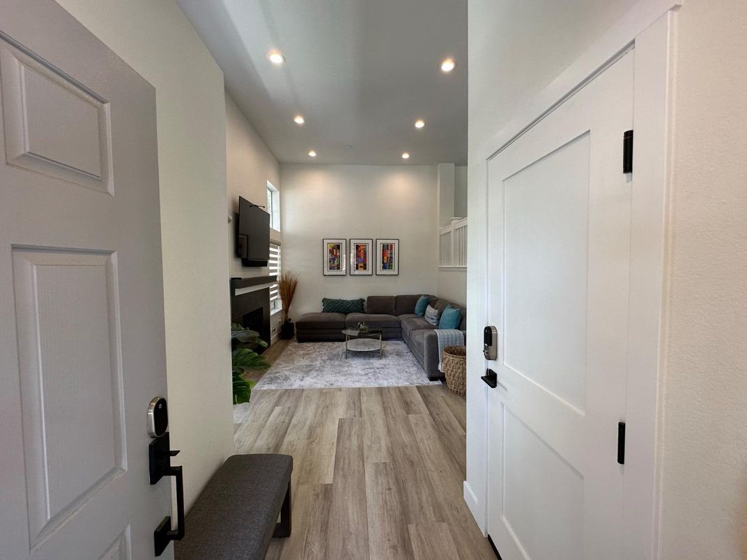 Interior, Living room, Recessed Lighting, Wood Texture Flooring