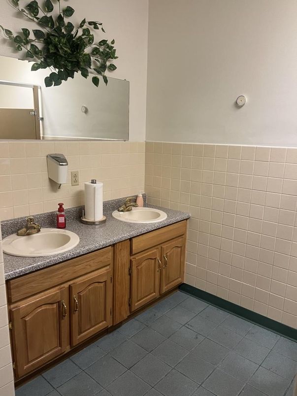 Bathroom, Dual Sink Vanities, Interior