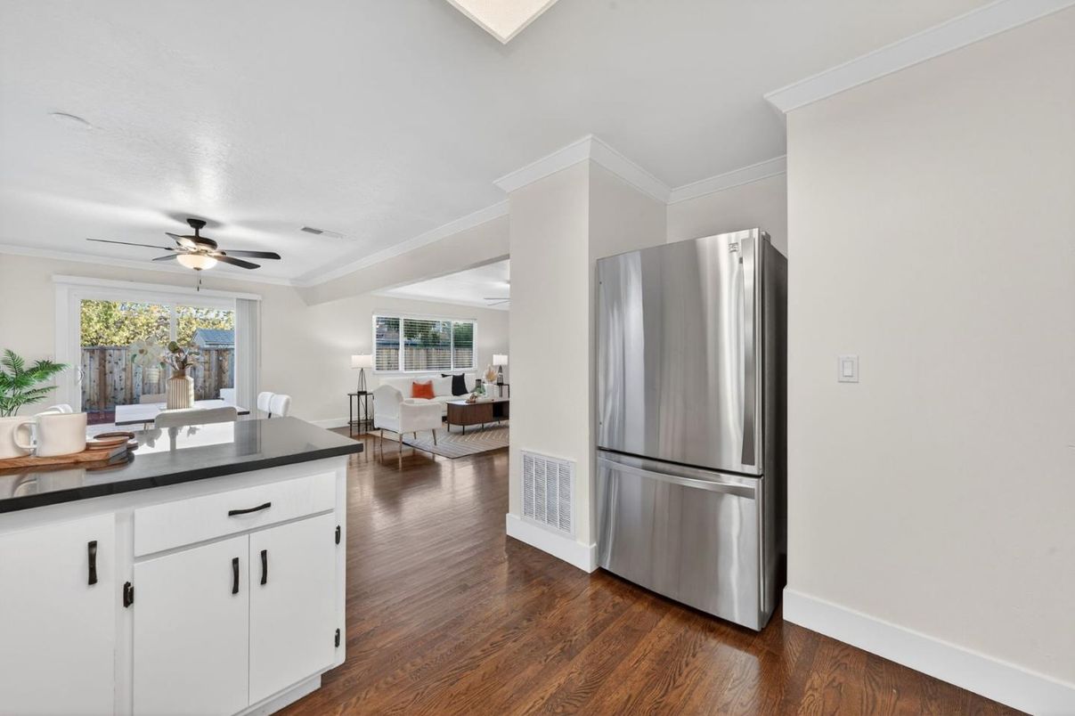 Dining room, Interior, Kitchen, Living room, Stainless Steel Appliances, Wood Texture Flooring
