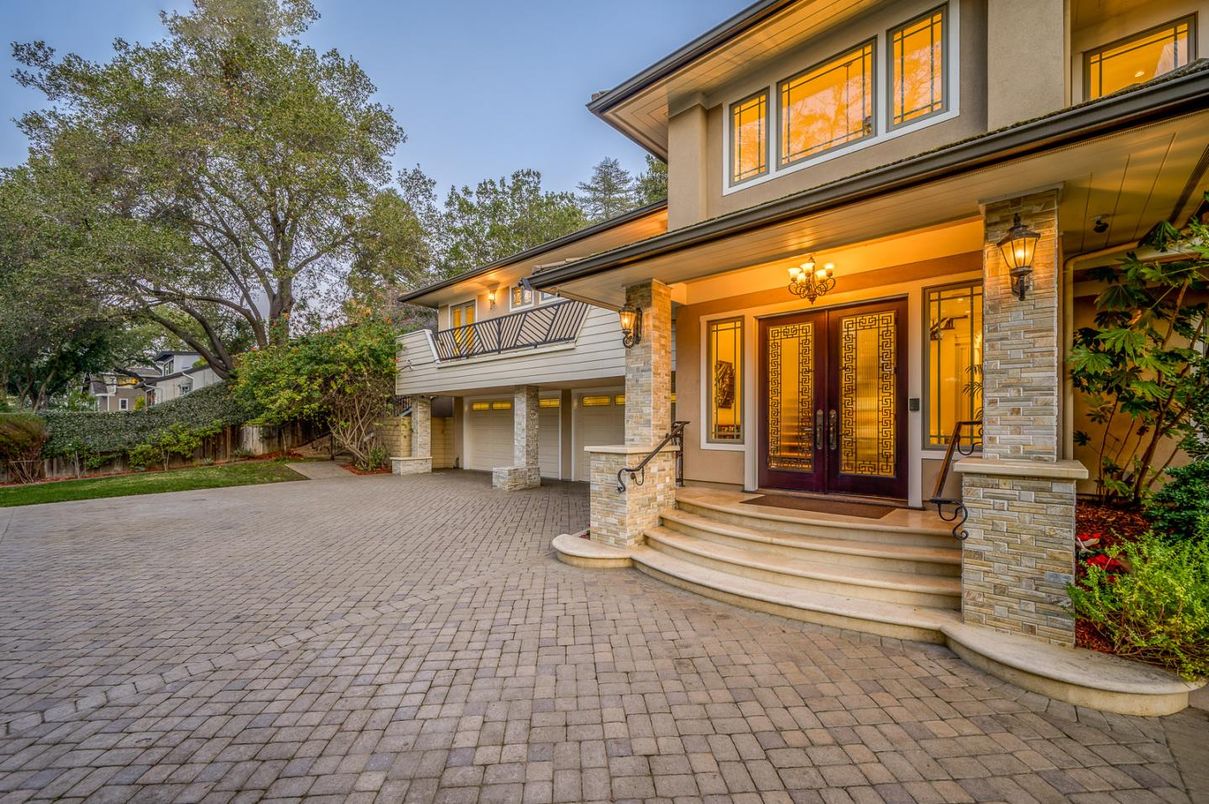 Exterior, Facade, None