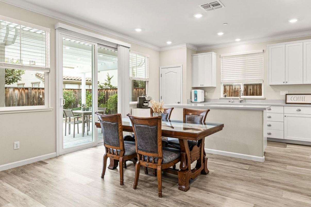 Dining room, Interior, Kitchen, Recessed Lighting, Wood Texture Flooring