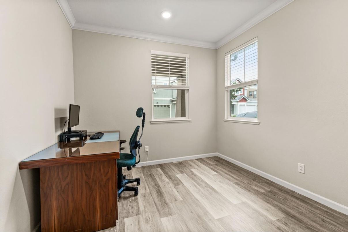 Home Office, Interior, Recessed Lighting, Wood Texture Flooring