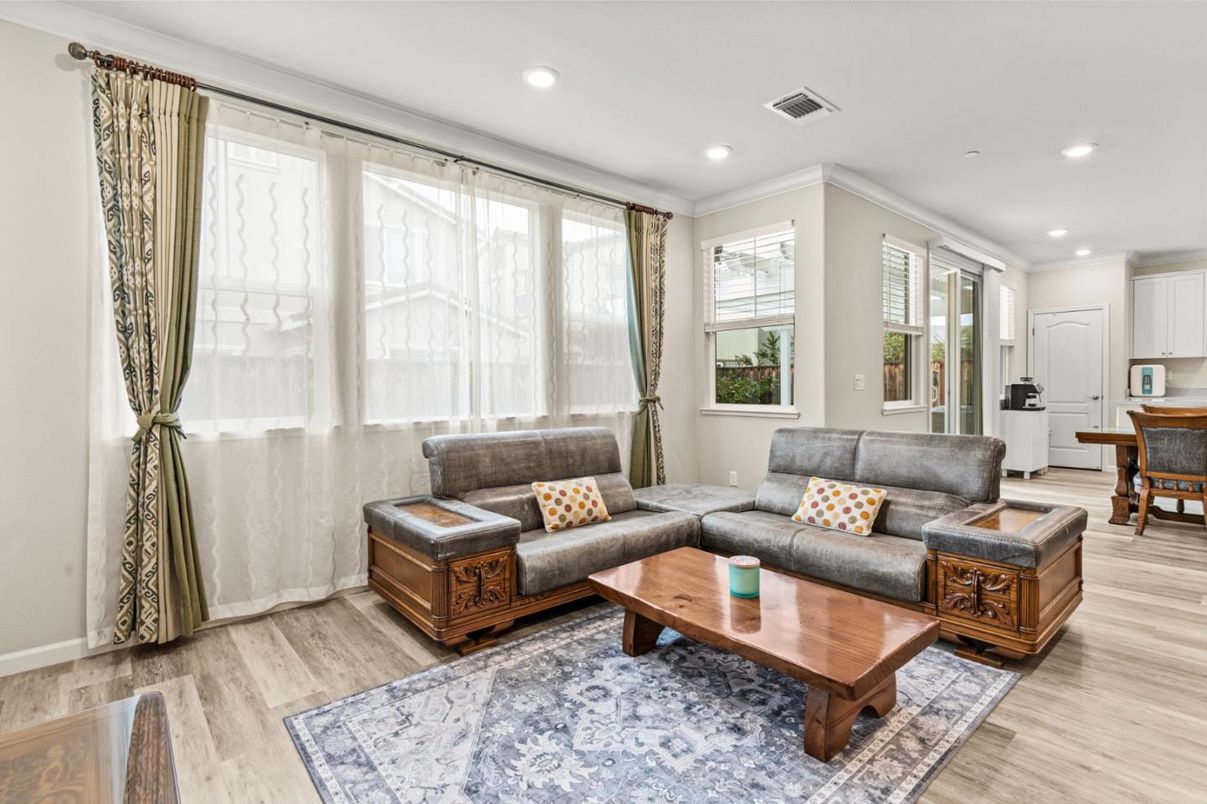 Interior, Living room, Recessed Lighting, Wood Texture Flooring