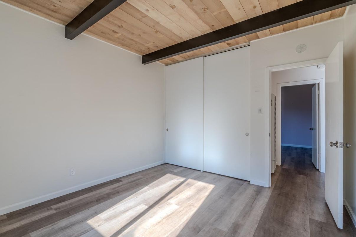 Empty room, Interior, Wooden Beams, Wooden Ceilings, Wood Texture Flooring