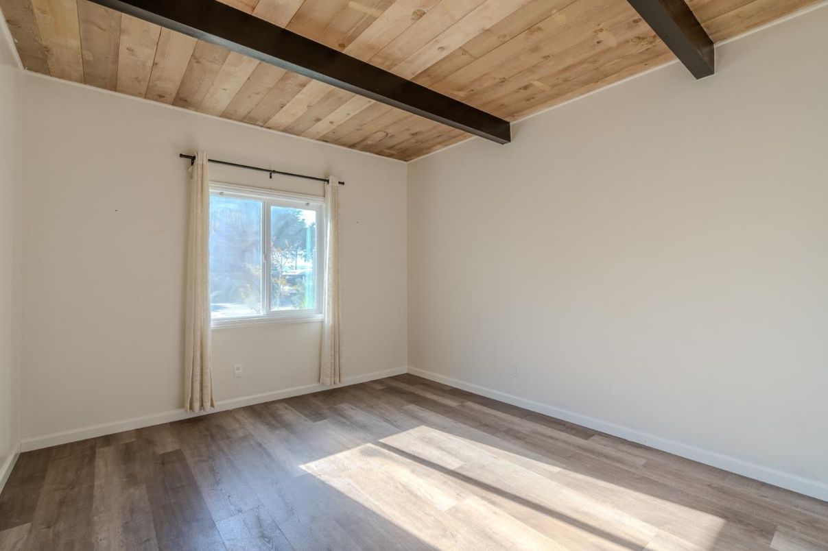 Empty room, Interior, Wooden Beams, Wooden Ceilings, Wood Texture Flooring