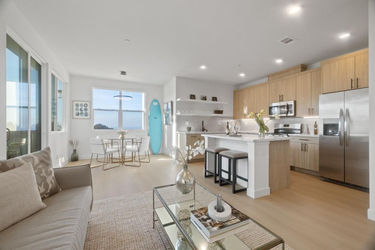 Dining room, Interior, Kitchen, Living room, Pendant Lights, Recessed Lighting, Stainless Steel Appliances, Wood Texture Flooring