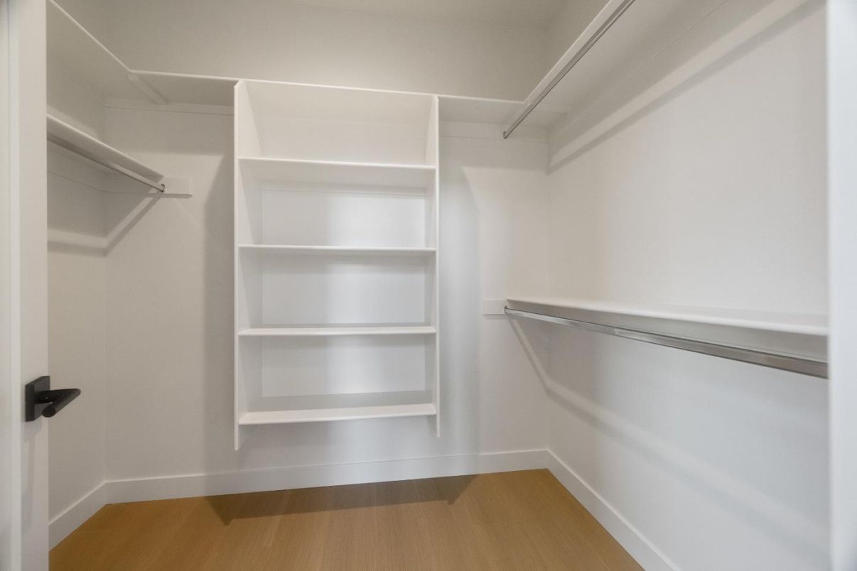 Interior, Walk-in Closets, Wood Texture Flooring