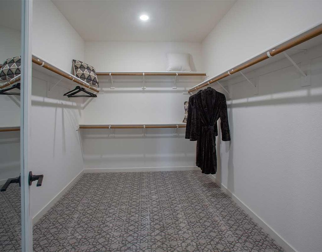 Interior, Recessed Lighting, Walk-in Closets