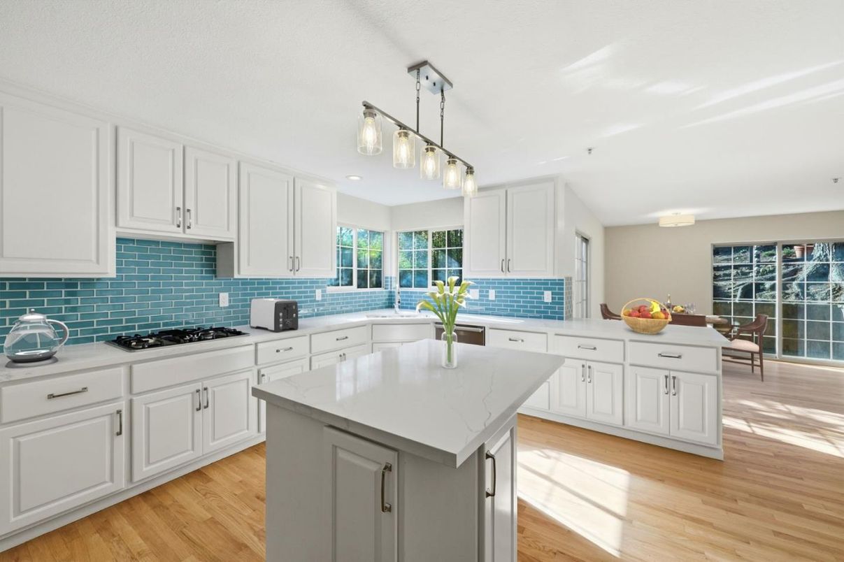 Interior, Kitchen, Pendant Lights, Wood Texture Flooring