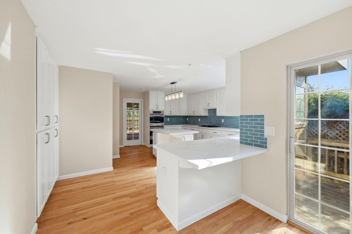 Interior, Kitchen, Pendant Lights, Wood Texture Flooring