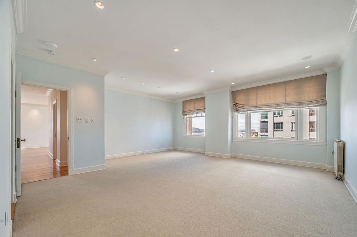 Empty room, Interior, Recessed Lighting