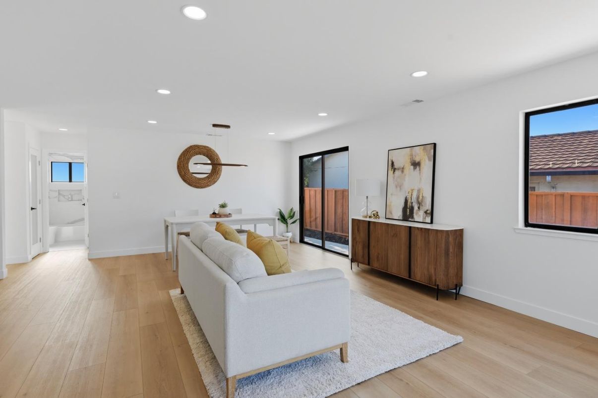 Interior, Living room, Recessed Lighting, Wood Texture Flooring