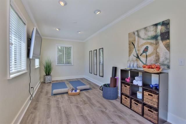 Interior, Recessed Lighting, Wood Texture Flooring