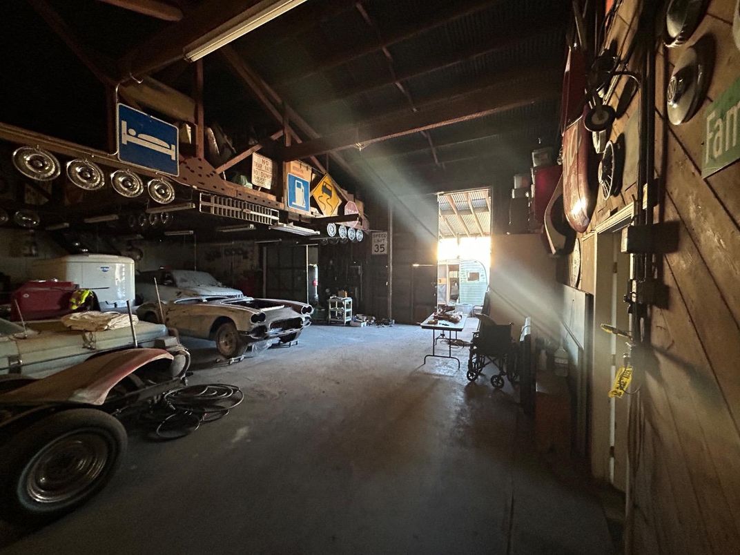 Garage, Interior
