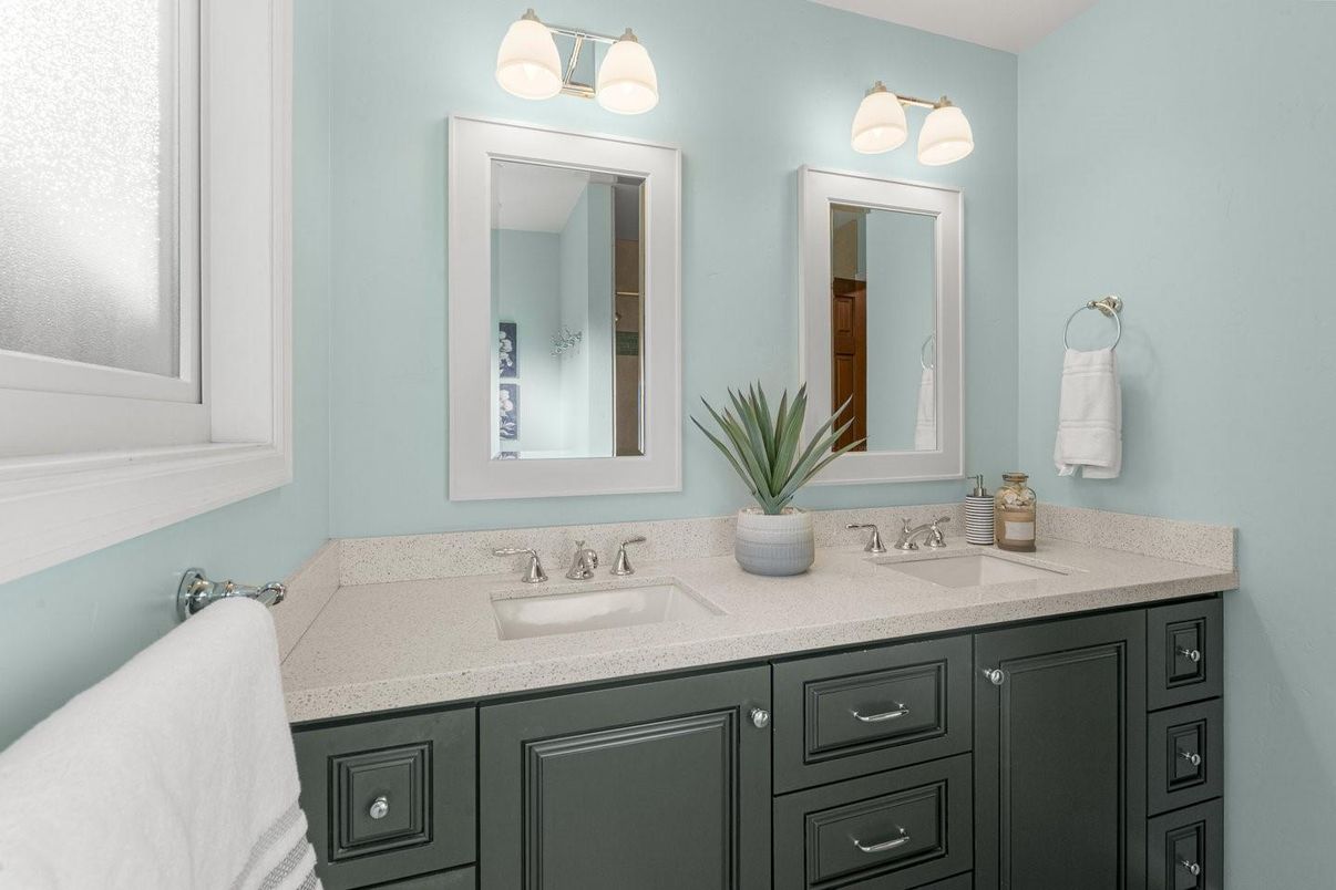 Bathroom, Dual Sink Vanities, Interior