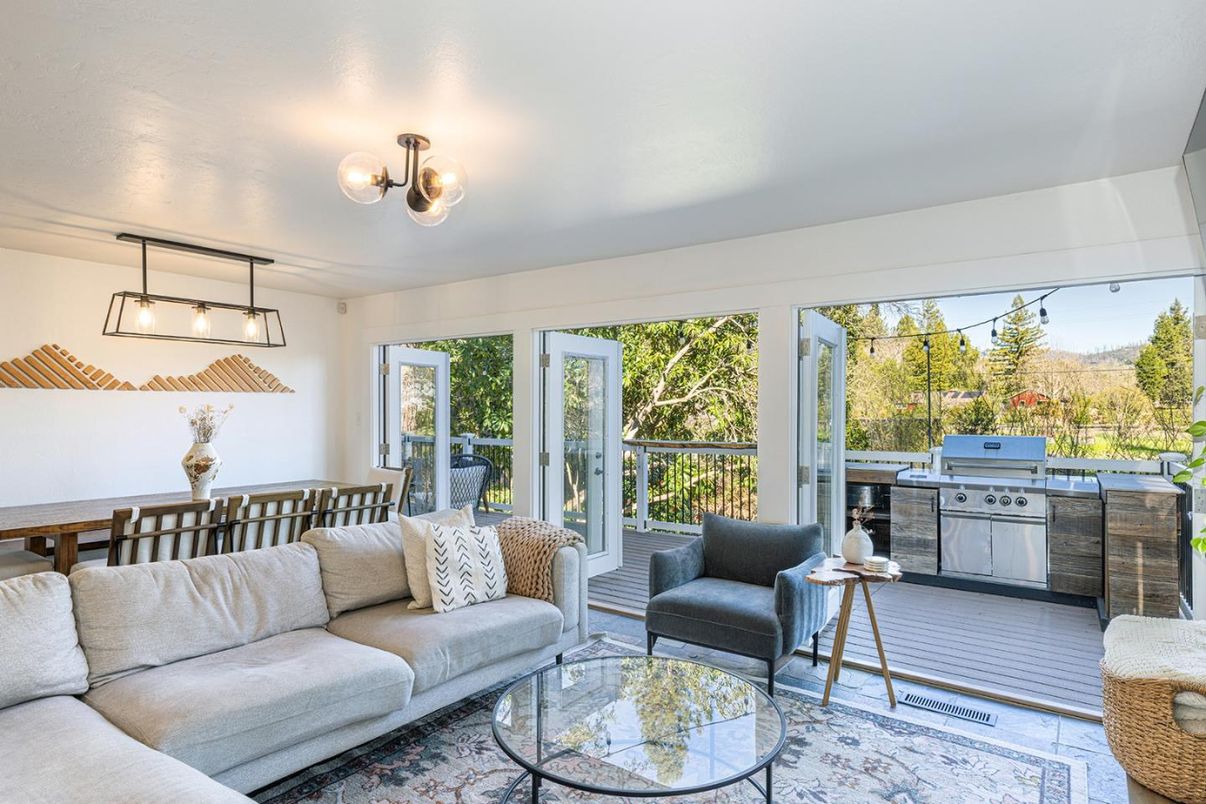 Dining room, Interior, Living room, Sun Room