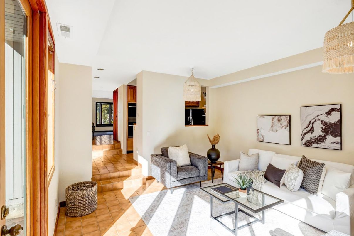 Interior, Living room, Pendant Lights, Recessed Lighting