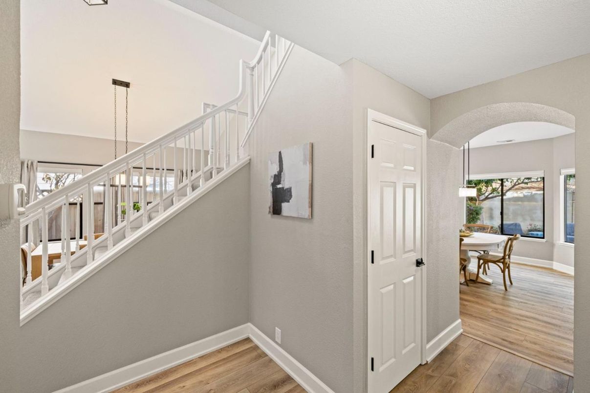 Interior, Pendant Lights, Water, Wood Texture Flooring