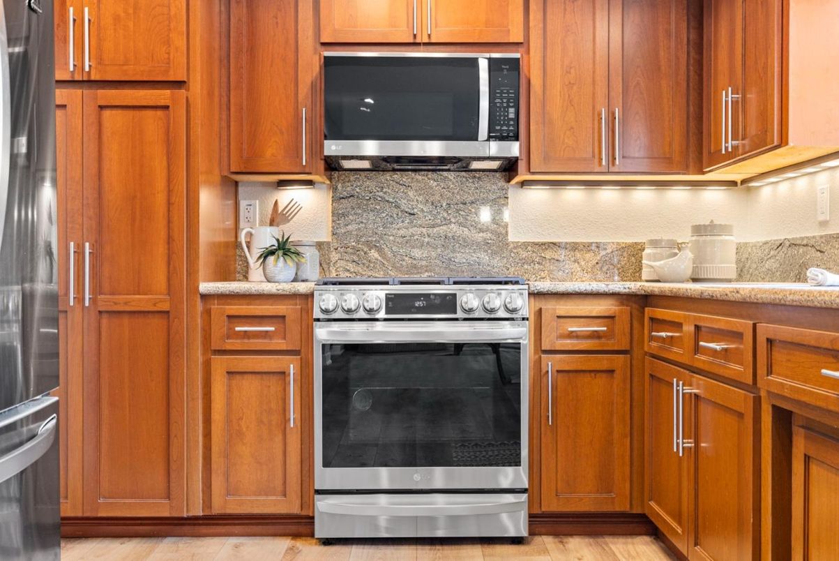 Interior, Kitchen, Stainless Steel Appliances, Wood Texture Flooring