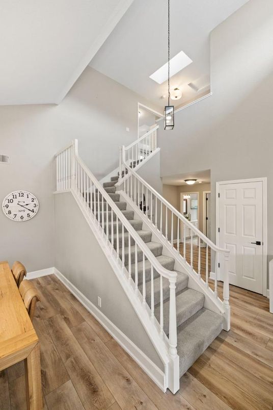 Interior, Pendant Lights, Wood Texture Flooring