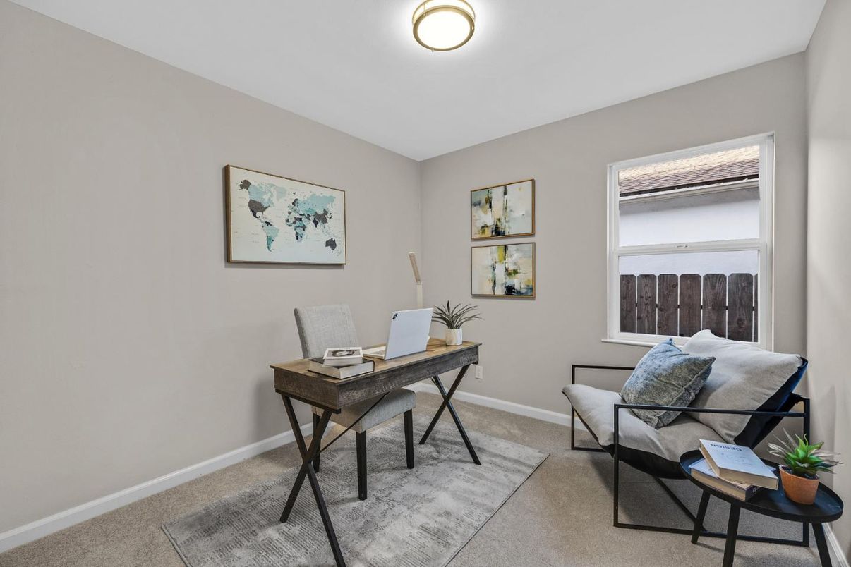 Home Office, Interior