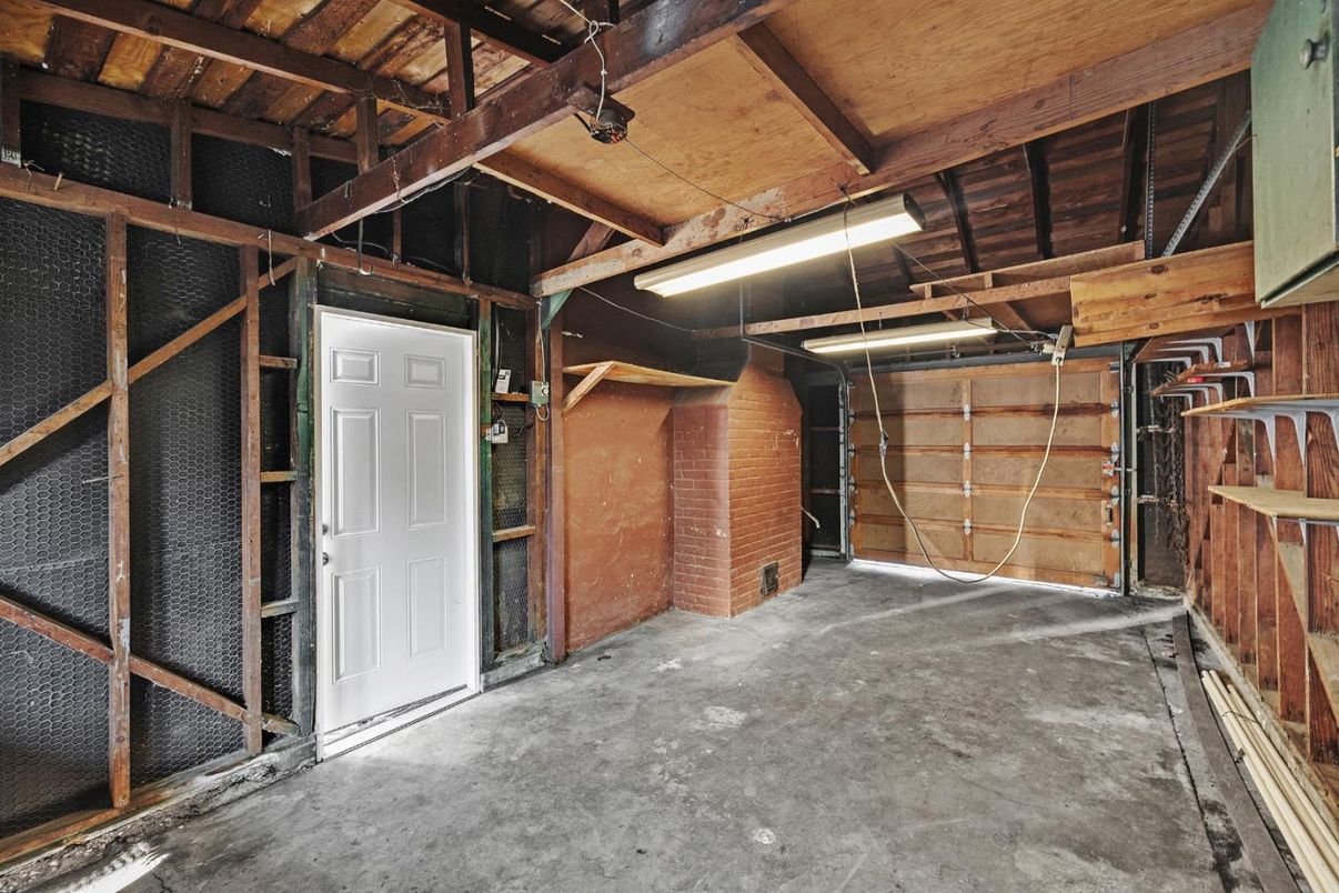 Garage, Interior, Wooden Beams, Wooden Ceilings