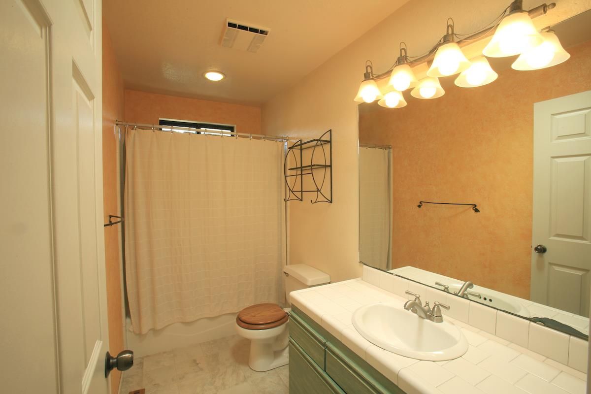 Bathroom, Interior, Recessed Lighting, Tile Countertops