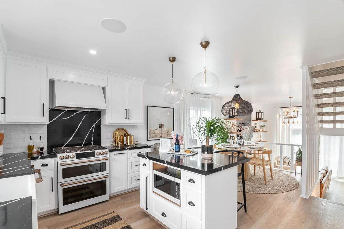 Dining room, Interior, Kitchen, Pendant Lights, Recessed Lighting, Stainless Steel Appliances, Wood Texture Flooring