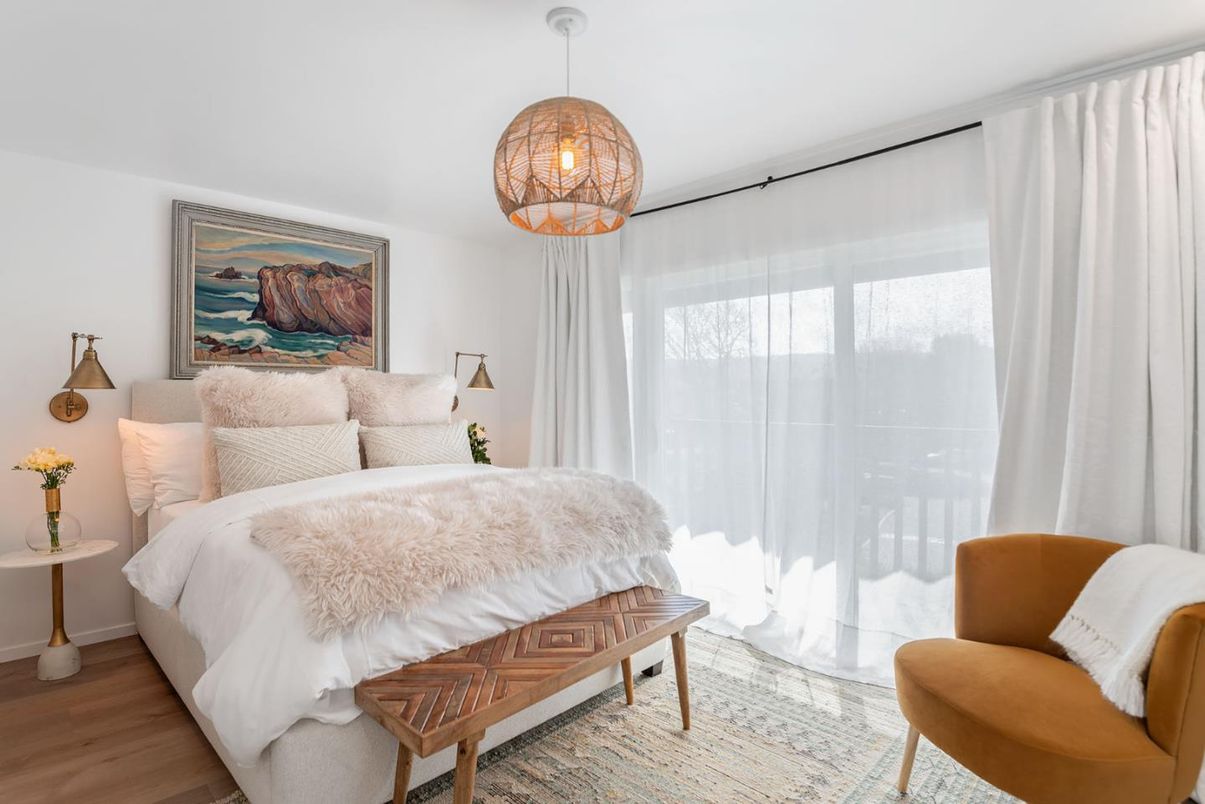 Bedroom, Interior, Pendant Lights, Wood Texture Flooring