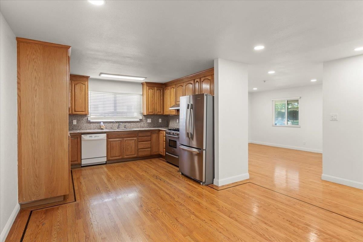 Interior, Kitchen, Recessed Lighting, Wood Texture Flooring