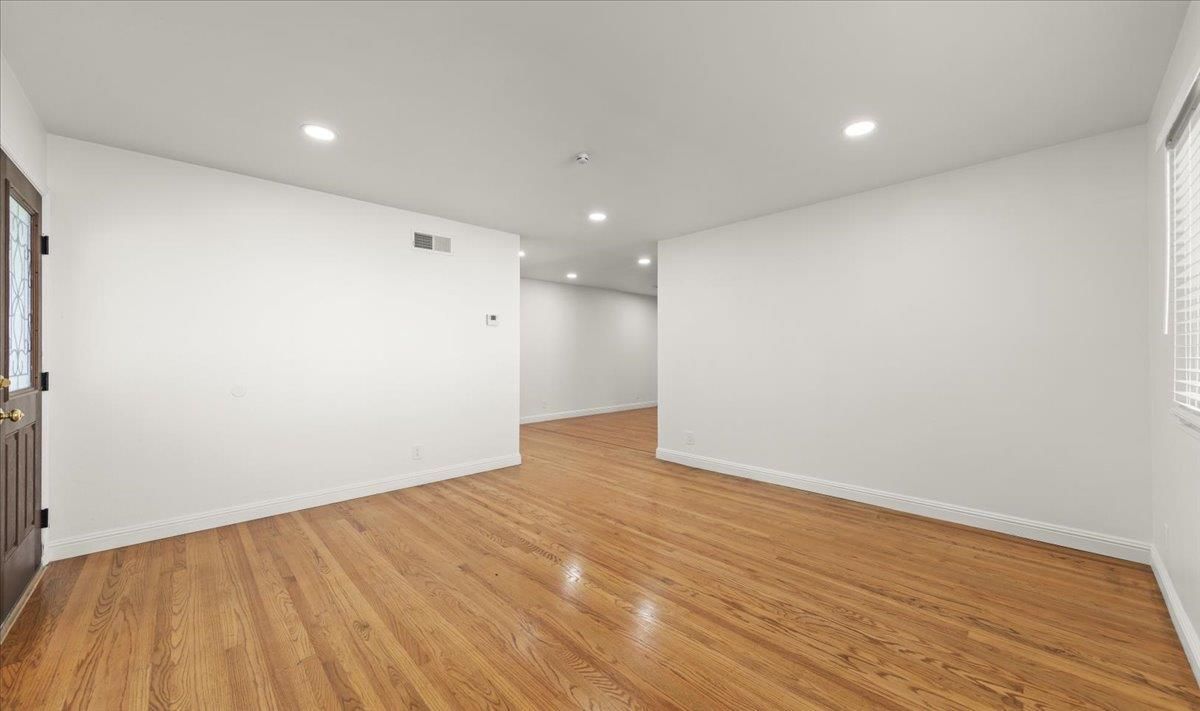 Empty room, Interior, Recessed Lighting, Wood Texture Flooring