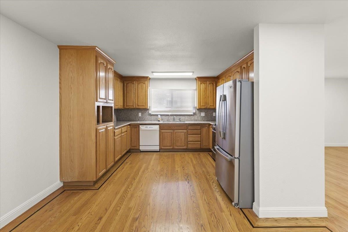 Interior, Kitchen, Stainless Steel Appliances, Wood Texture Flooring