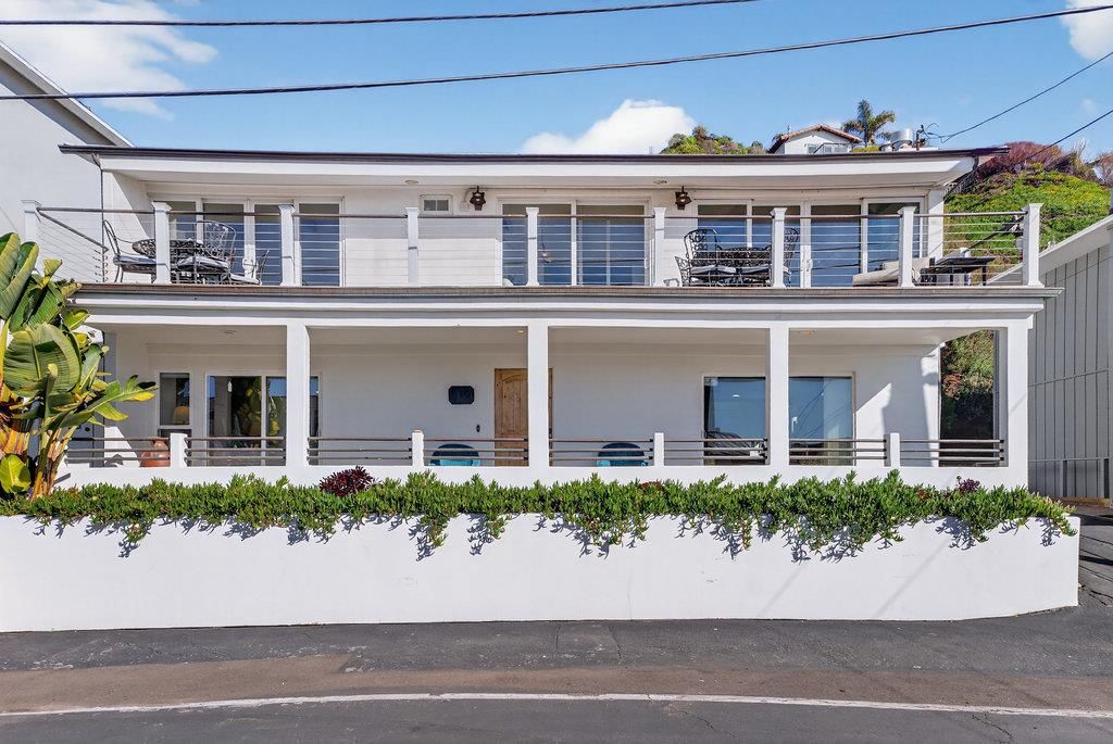 Exterior, Facade, American Foursquare