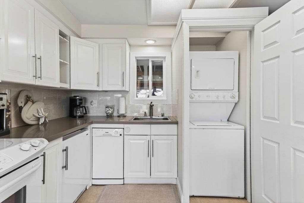 Interior, Kitchen, Recessed Lighting, Washer