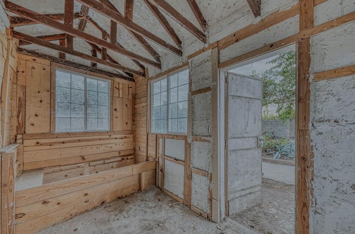 Empty room, Interior, Wooden Beams, Wooden Walls
