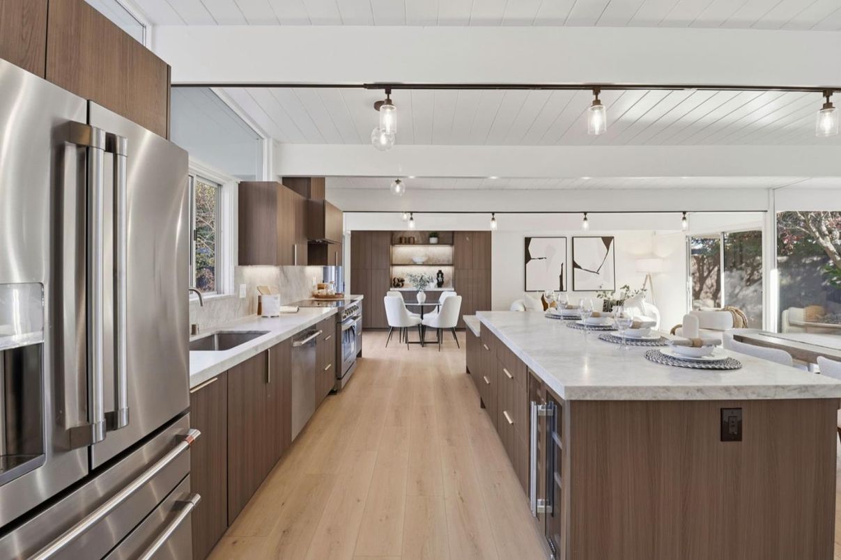 Dining room, Interior, Kitchen, Pendant Lights, Stainless Steel Appliances, Wood Texture Flooring