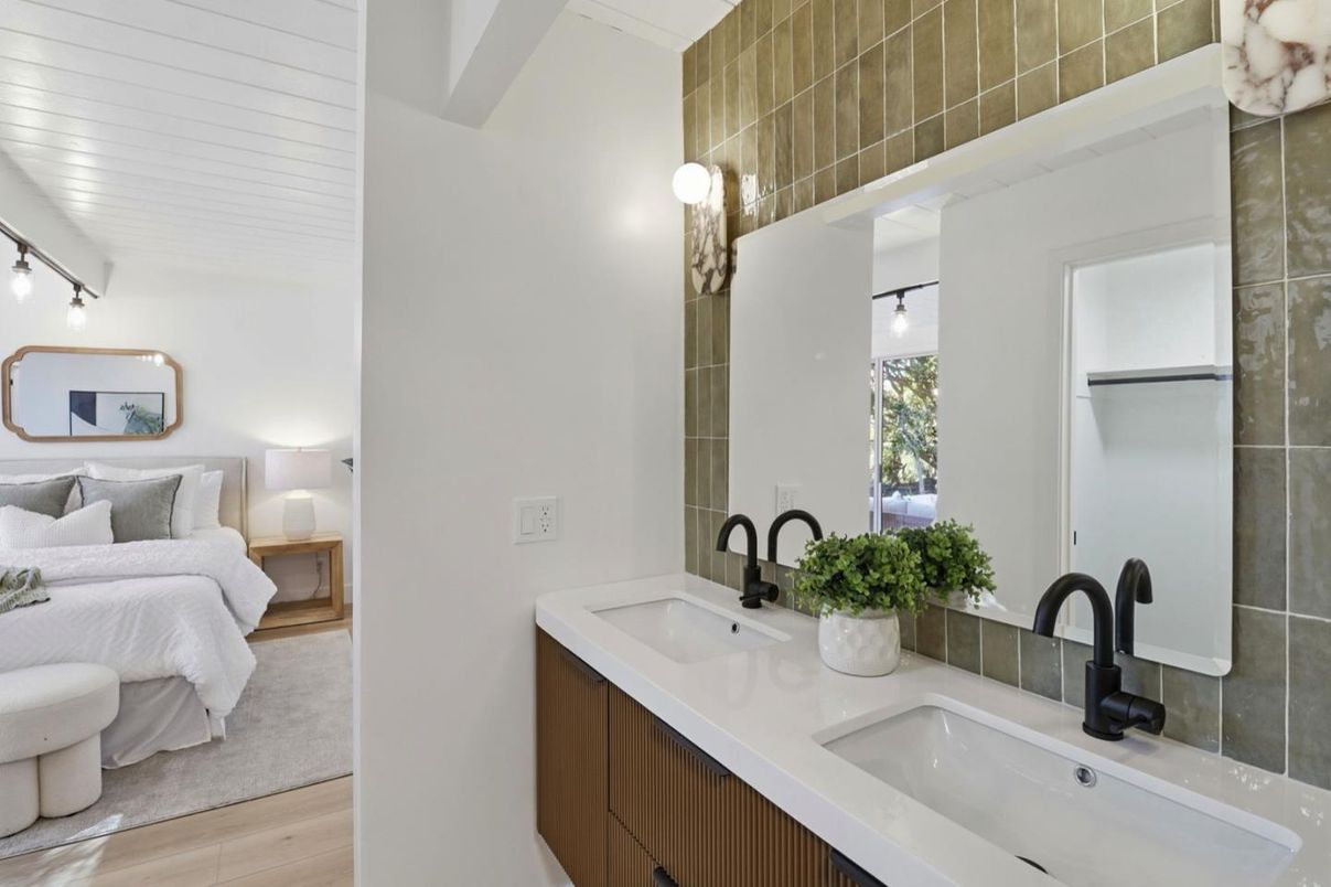 Bathroom, Dual Sink Vanities, Interior, Wood Texture Flooring