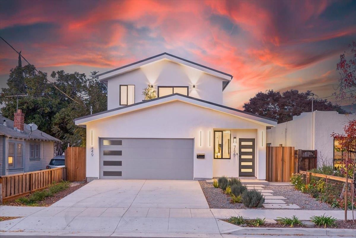 Attached, Exterior, Facade, Modern