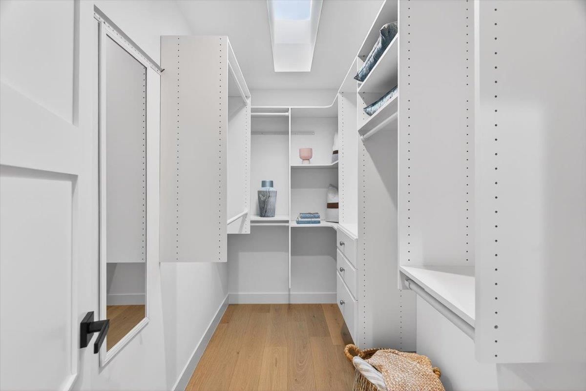 Interior, Walk-in Closets, Wood Texture Flooring