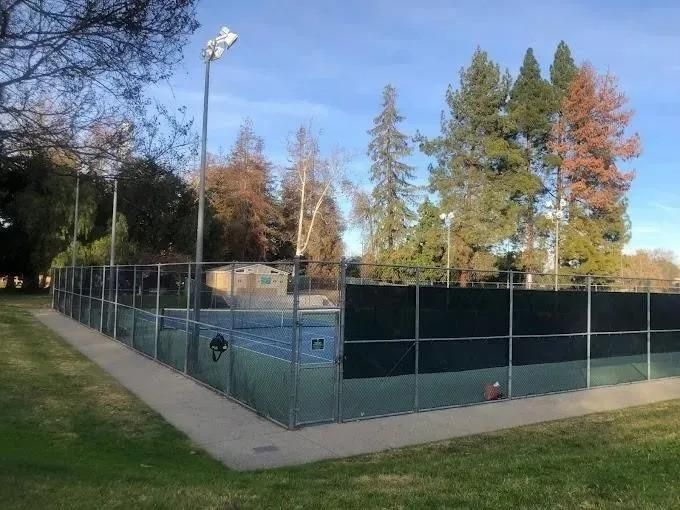 Exterior, Tennis Courts