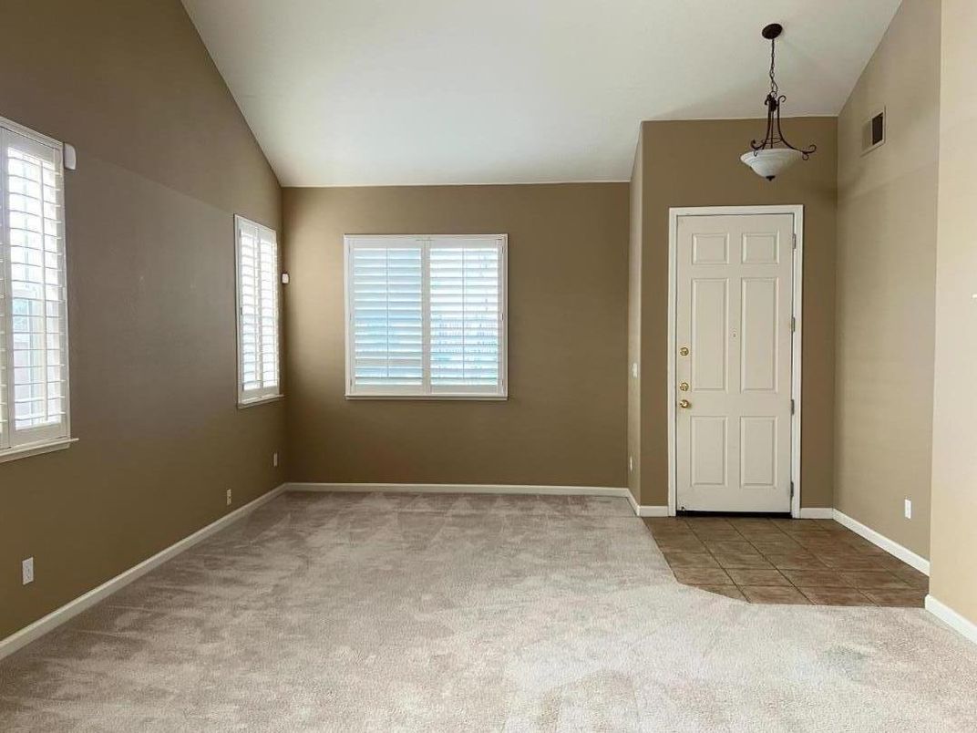 Empty room, Interior, Pendant Lights